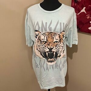 Lotus Graphic Tiger Print Short Sleeve Tee, size M